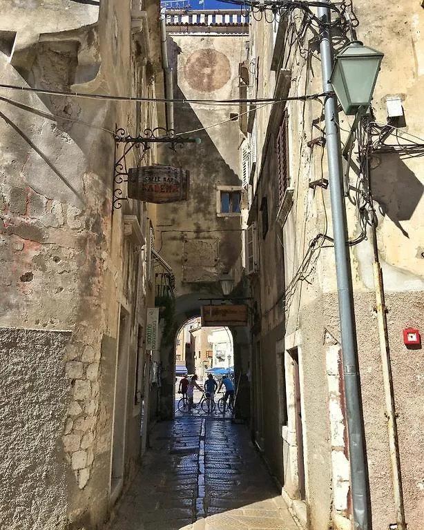 Room In Cres With Sea View, Balcony, Air Conditioning, Wifi 4249-4 Guest house