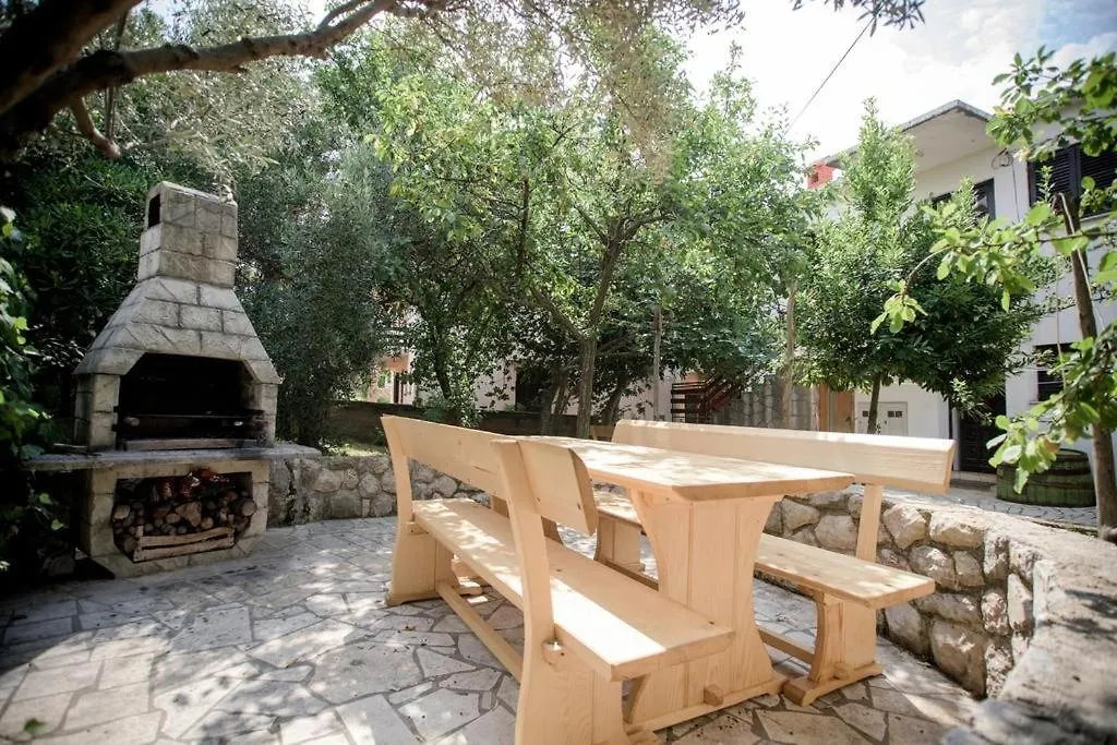 Room In Cres With Sea View, Balcony, Air Conditioning, Wifi 4249-4 0*,  Chorvatsko